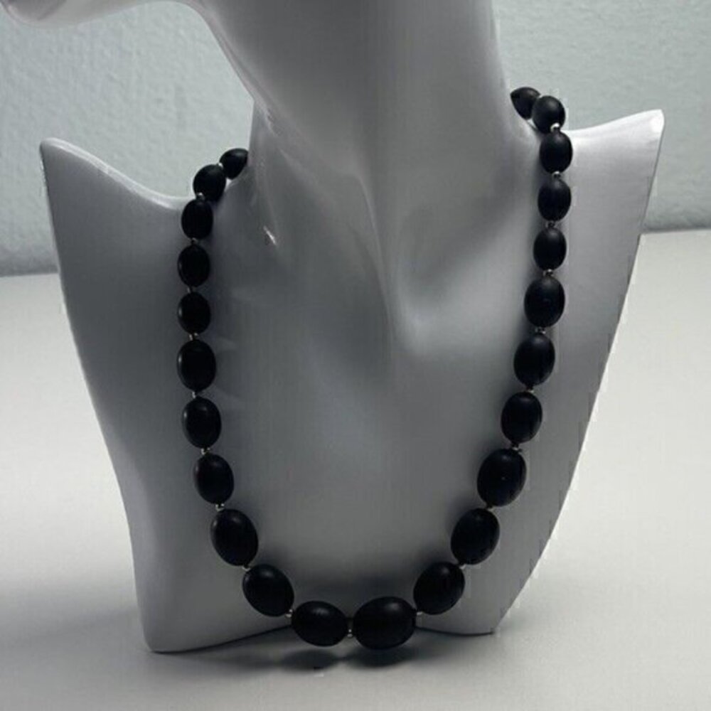 Vintage Black Silver Lucite Graduated Hand Knotted Elegant Necklace 19 i…